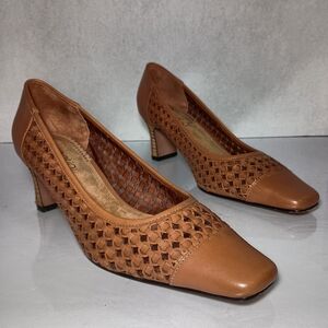 Antia Camel Colored Leather Upper Block Heel Pumps in Ladies 8.5 M Women's 8.5M